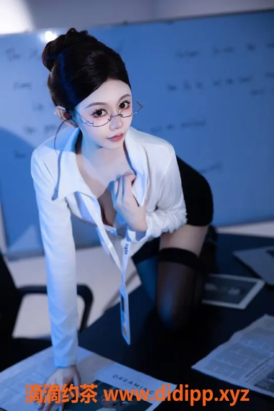 杭州楼凤-萧山区清纯少女妮佳，162cm微胖可口，千元体验