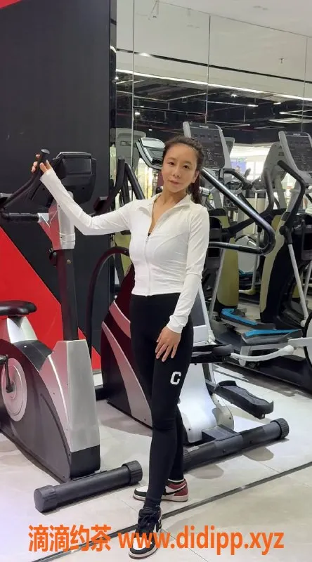 佛山楼凤-顺德大良LiLy，洗吹做，600p起