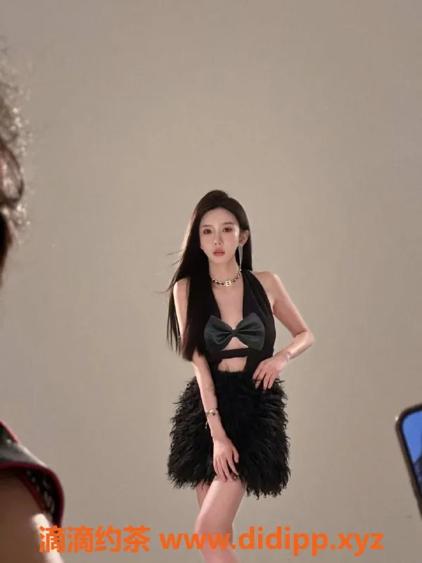 广州楼凤-天河模特杨紫，1300课费，超值体验