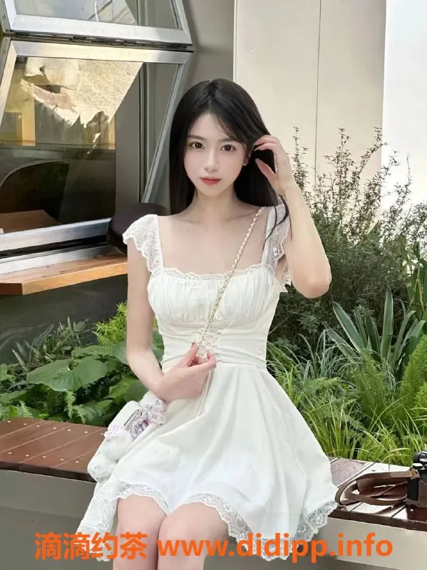 北京楼凤资源信息,朝阳可爱清纯艺名闻闻，19岁仅80斤