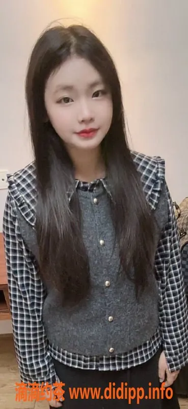 佛山楼凤-金沙洲白虎表妹，700P开启激情夜！