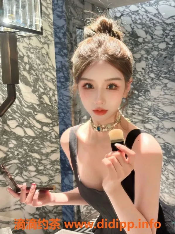 上海楼凤-闵行草莓啵啵奶，165cm大胸白肤小姐，1500起服务