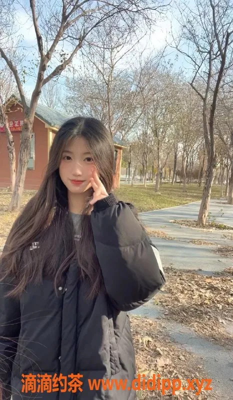 北京楼凤-丰台高档白瘦淑女，18岁163cm，包厢体验超赞！