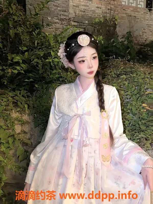 武汉楼凤-洪山小椰，700元40分钟服务，性价比高！