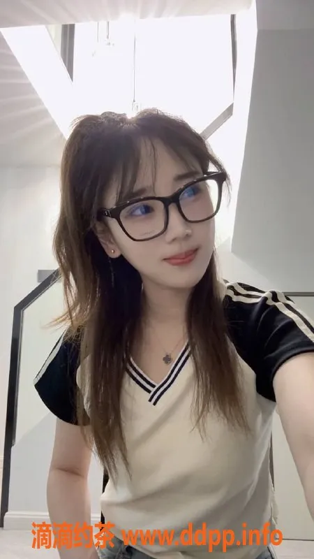 杭州楼凤-上城区郭小小，700元/次，视频认证！