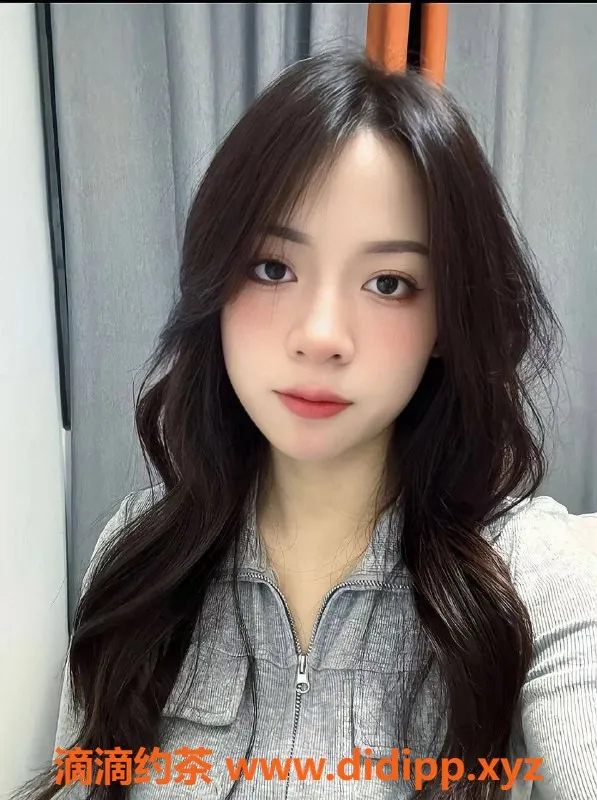 成都楼凤-成都小雨23岁嫩妹，160身高，优惠600元