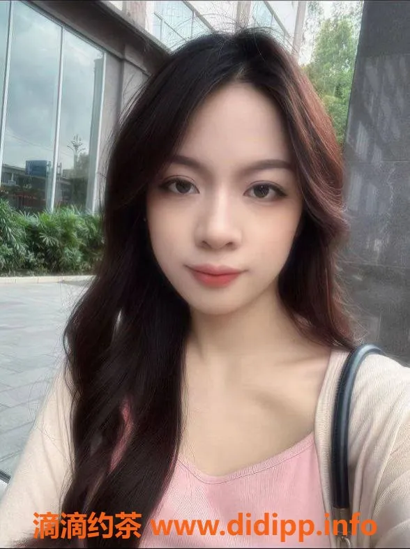 成都楼凤-成都小雨23岁嫩妹，160身高，优惠600元