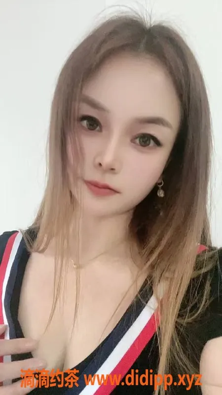 广州楼凤-君妹儿，白云区人和地铁站，500p起