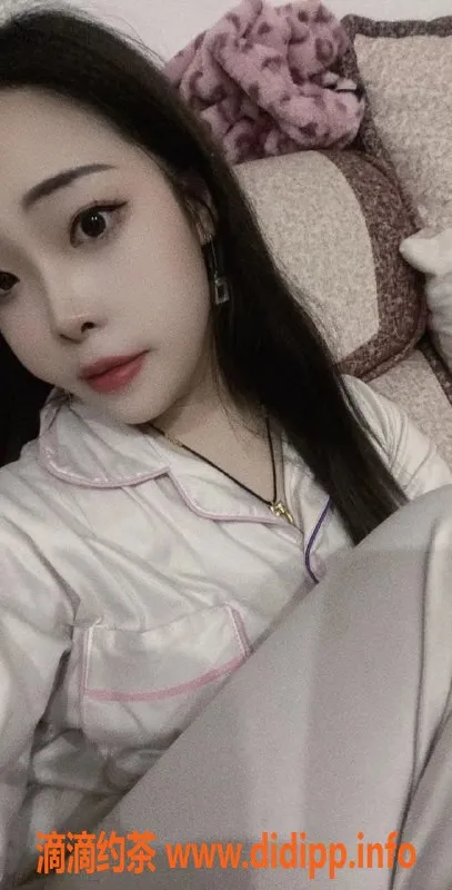重庆楼凤-小柒新号上线，甜美可人，服务一流