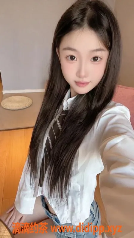 上海楼凤-闵行18岁嫩妹洛北北，165cm 36C超值服务