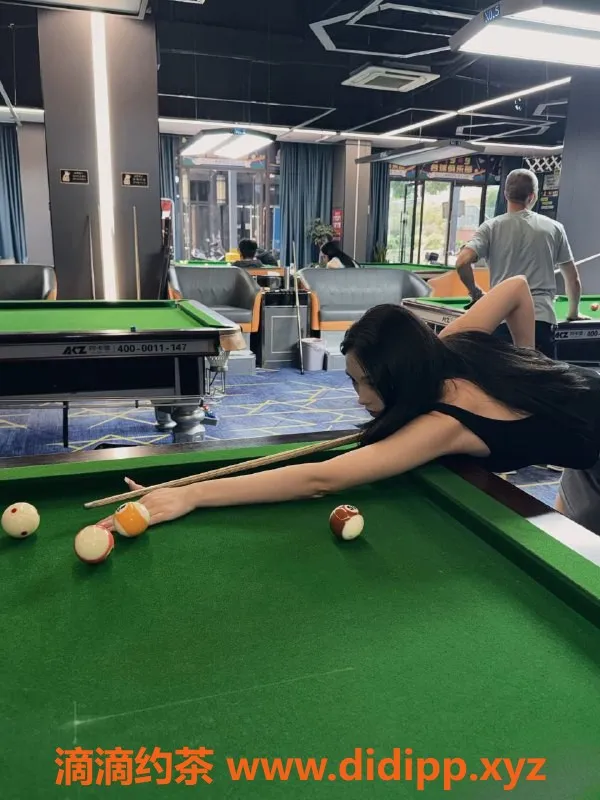 上海楼凤-19岁羽紫酱，167身高36C，600元45分钟