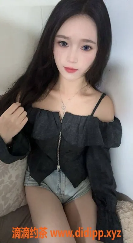 东莞楼凤-虎门欣欣，20岁165cm 45kg 36D，热情服务