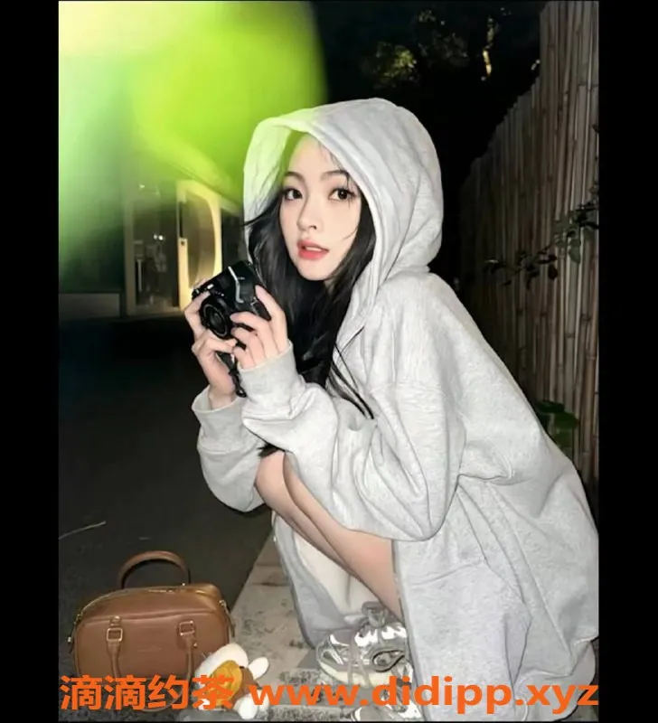 杭州上门服务-临平初恋165cm小巧可爱，乖巧激情陪浴