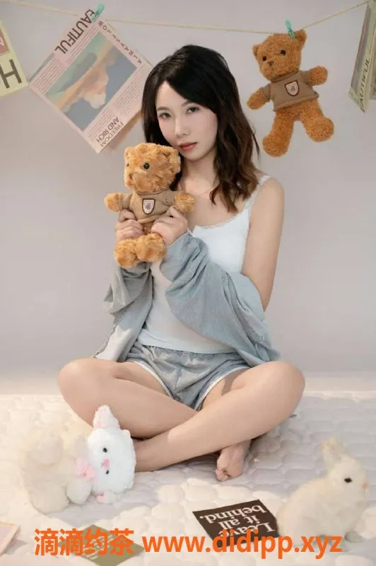 郑州楼凤-东三环美羊羊，25岁165cm，84斤可约