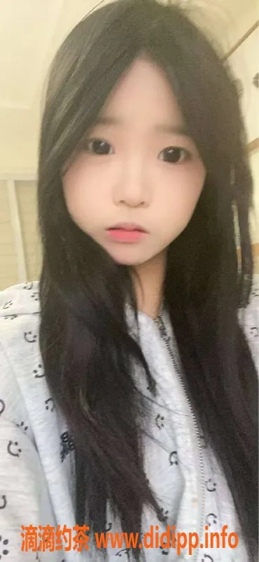 长沙楼凤-岳麓区小雅，19岁，163cm，B罩杯，价格6/9