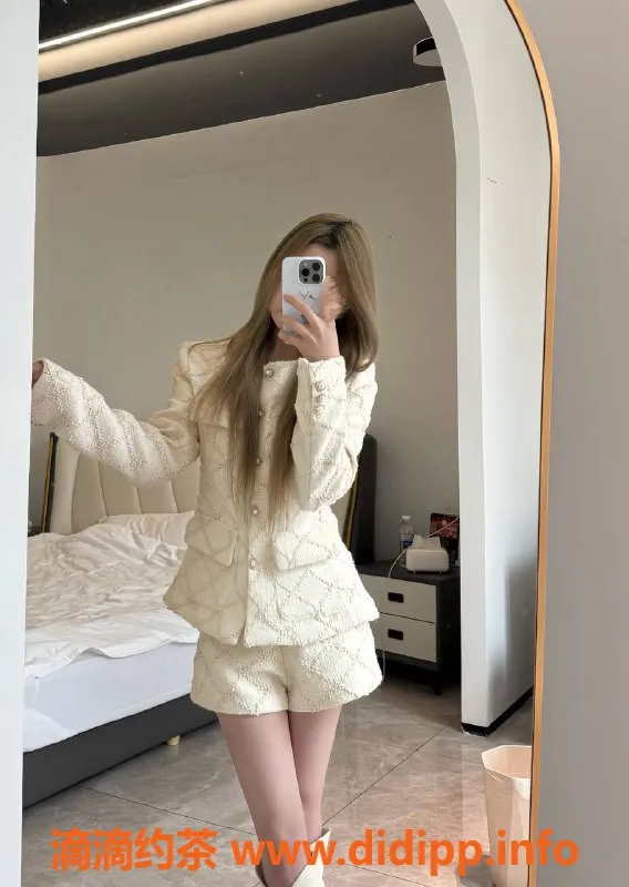 广州楼凤-天河嫩妹小若妍，700元一小时服务