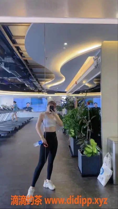 广州楼凤-诱惑胸推服务，体验500元的私密享受