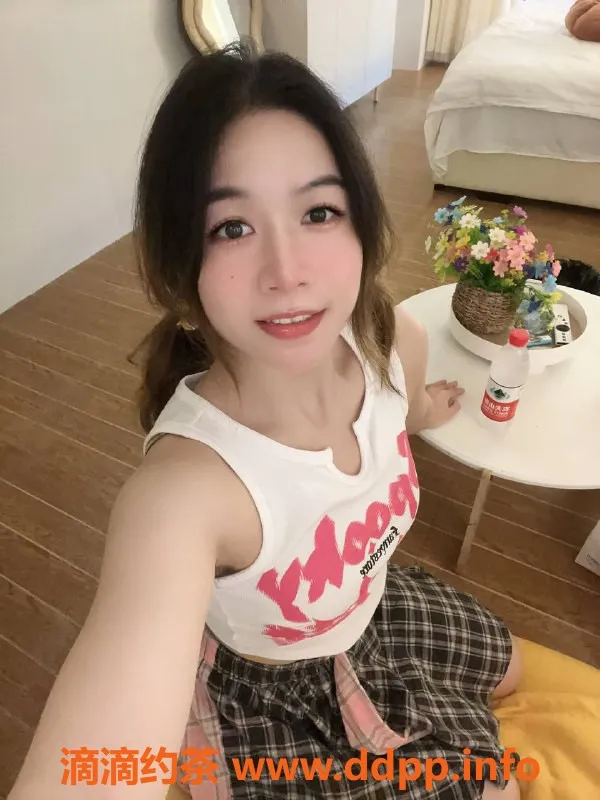 深圳楼凤-深圳龙华小糖，900元舌吻服务体验