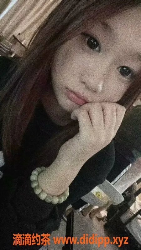 武汉楼凤-美丽小菲，165cm身高，A罩杯，优质服务！