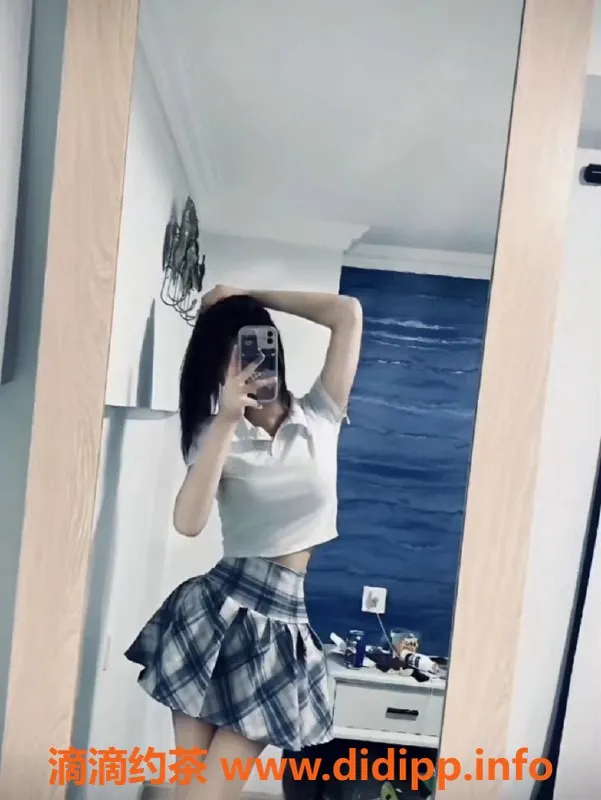 成都楼凤-成都竹妹 17岁165cm C+胸 600元起