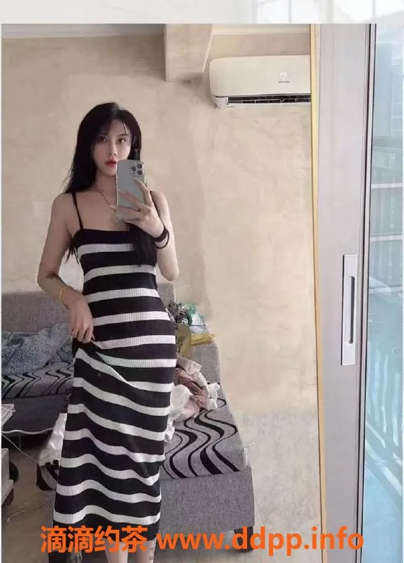 上海楼凤-上海徐汇Vicke_维可，21岁，169cm，50斤，性感陪浴