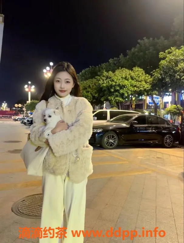 东莞楼凤-东莞月月，18岁160cm，45斤，洗澡调情服务