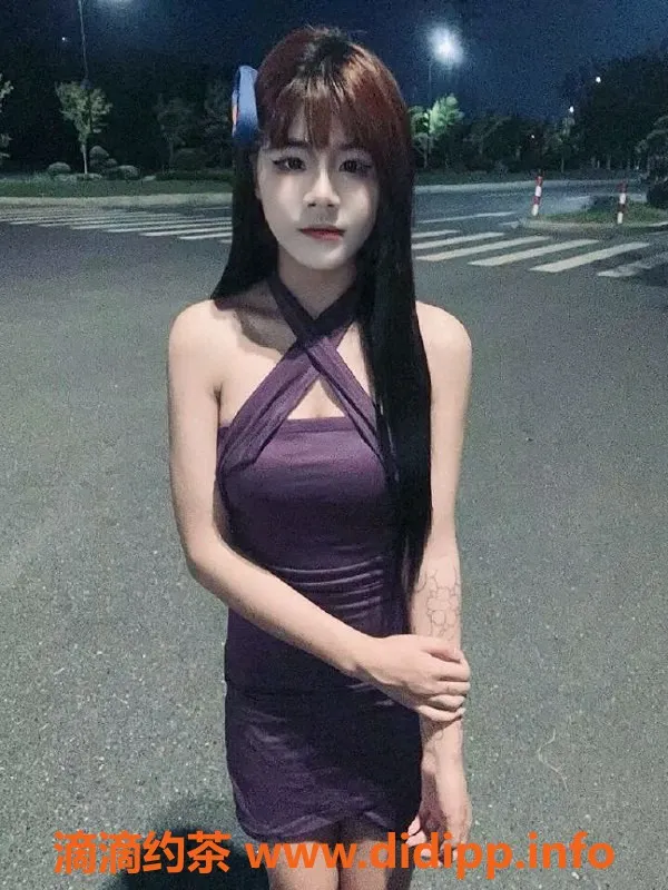 成都楼凤-成都小狐狸，18岁，身高164，体重94斤，价位500起