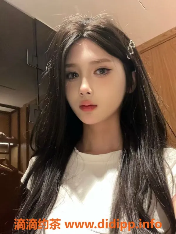 广州楼凤-天河嫩妹亦菲，超值12P，尽享舌吻快感！