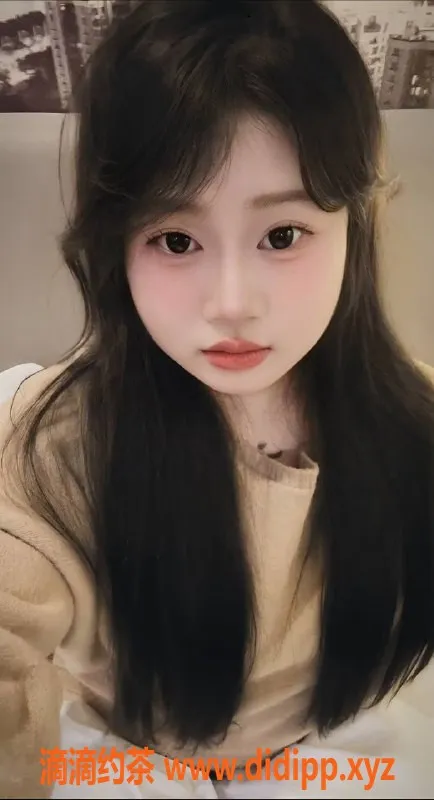 广州楼凤-天河兮兮嫩妹，4P夜课畅享舌吻体验