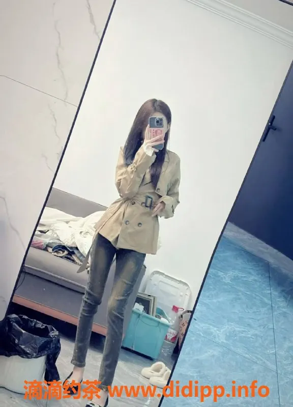 杭州楼凤-拱墅嫩妹允儿，舌吻服务900/P，身材诱人