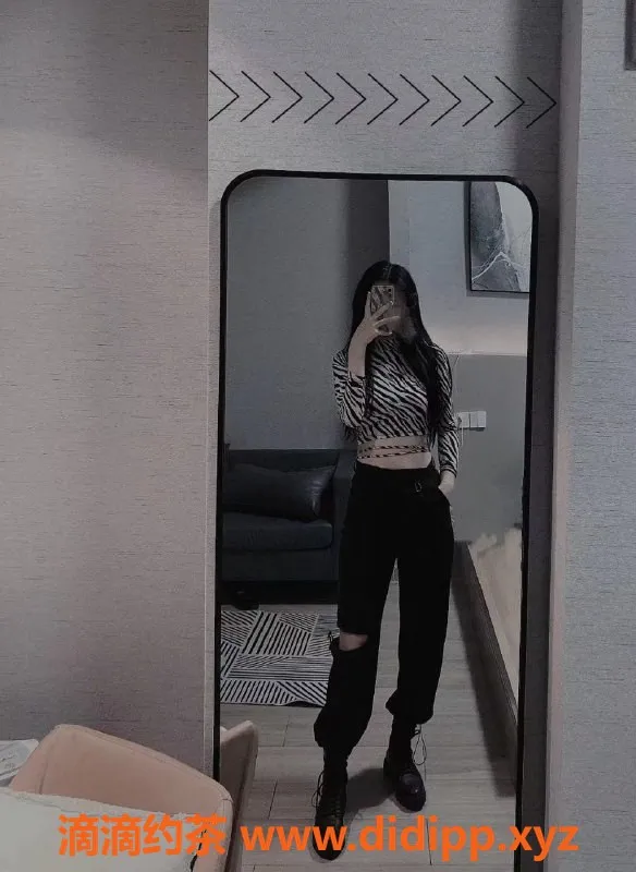 上海楼凤-上海徐汇CC小姐，20岁，170高，50斤，C杯，1200元/次