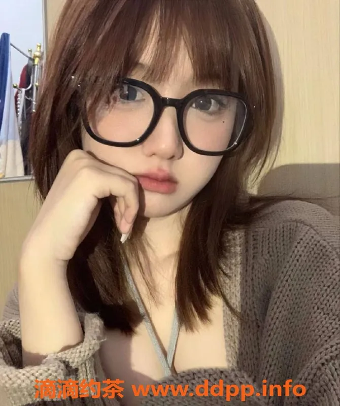 武汉楼凤-湖北小新，18岁，身高1.63，88斤，胸C，汉阳区