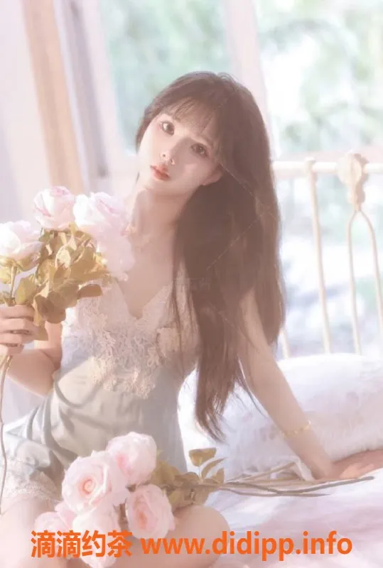 深圳楼凤-福田大长腿美女，1500P小胸制服服务