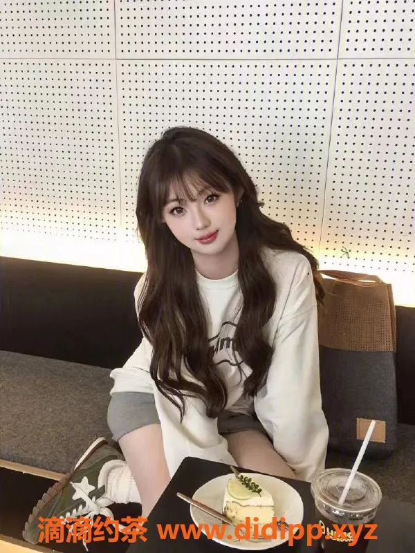 深圳楼凤-深圳汉堡，千五档美女，165cm，48kg，超棒服务！