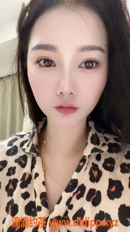 深圳楼凤-龙岗笑笑，165cm C杯，700元/次，1998年小妹妹