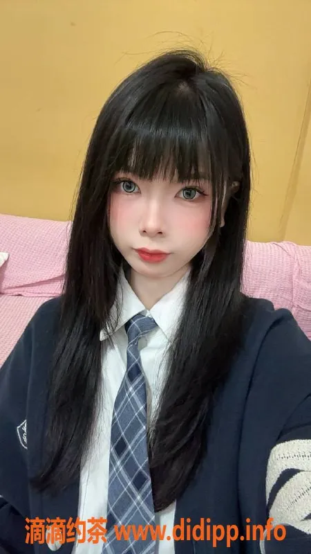 深圳楼凤资源信息,龙华小表妹，上门服务800元起