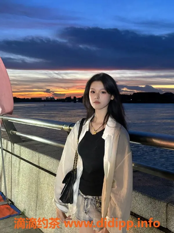 广州楼凤-天河嫩妹晨晨，1000p体验鸳鸯浴