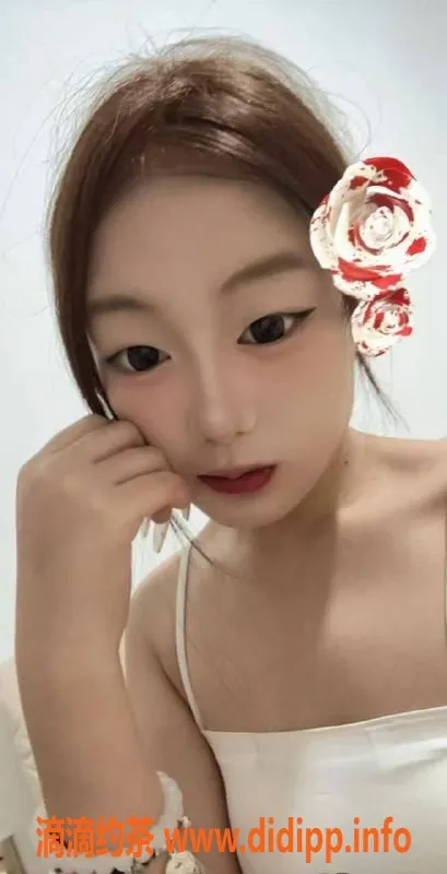 长沙楼凤-芙蓉区小颜，22岁B罩杯，500元起服务