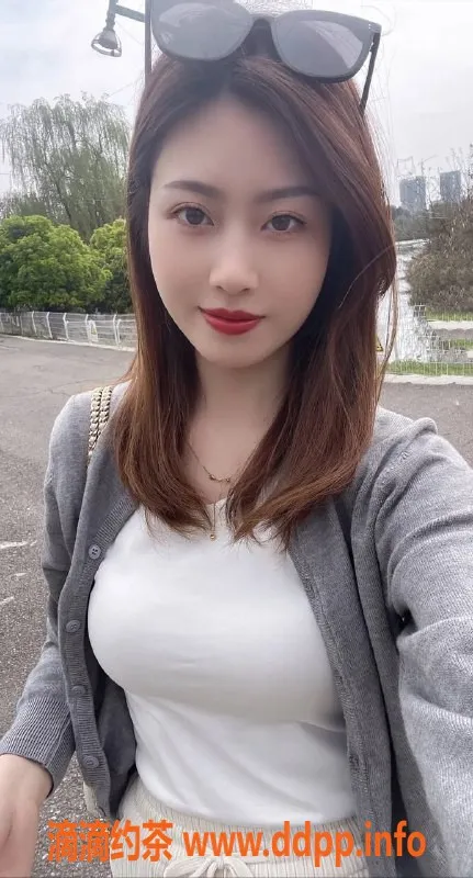 广州楼凤-广州天河芬芬，25岁165cm，超值服务等你来体验