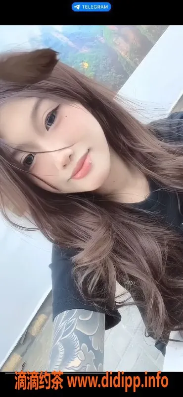 广州楼凤-天河嫩妹轩轩：18岁165cm C+胸600元起