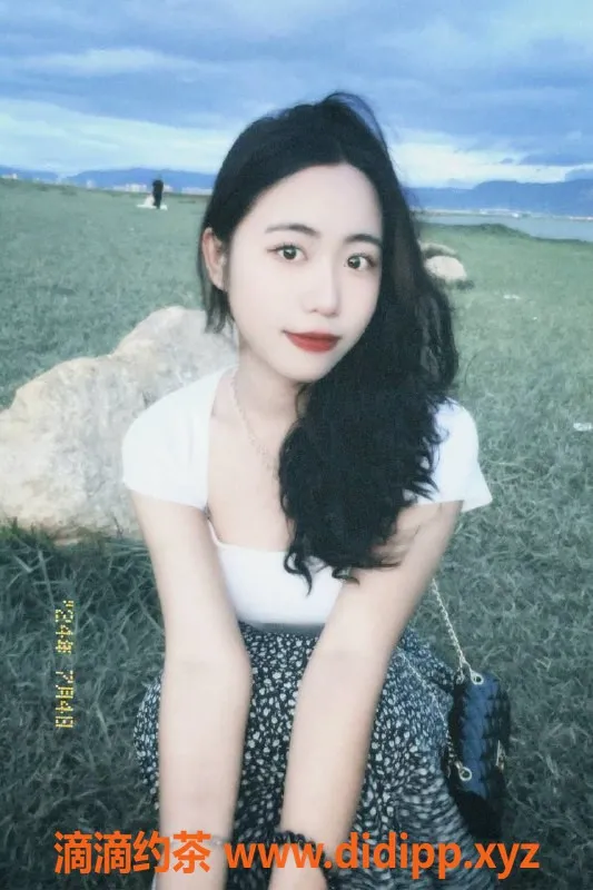 东莞楼凤-大朗18岁舞蹈老师婷宝，体重90斤，价格合理