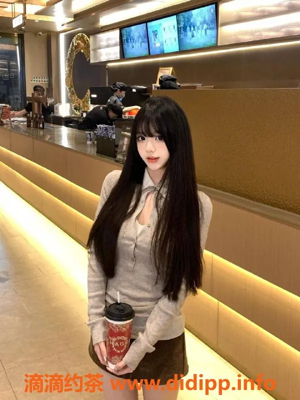 深圳楼凤-南山20岁仔仔推荐，身高165cm，胸围36C