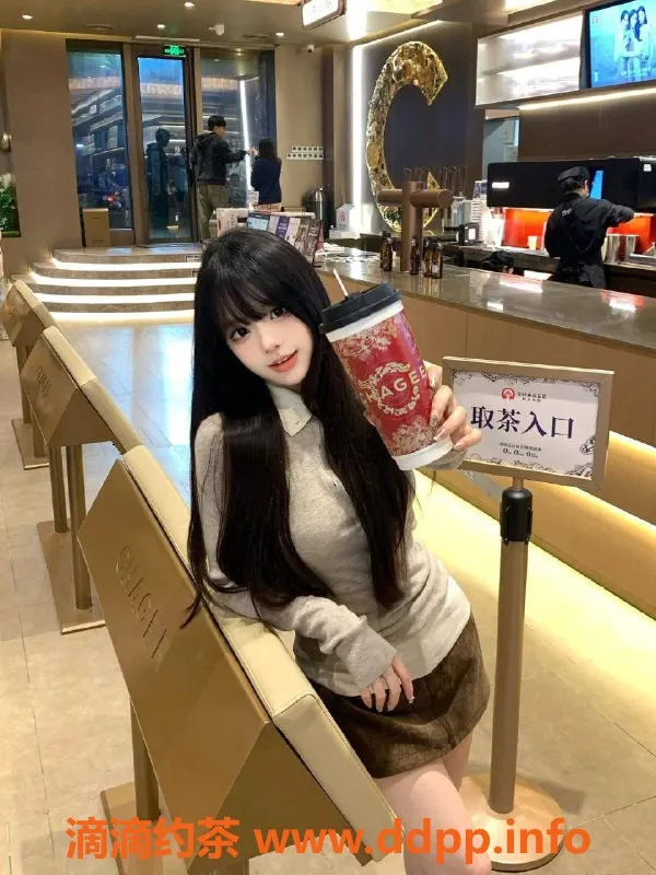 深圳楼凤-南山20岁仔仔推荐，身高165cm，胸围36C