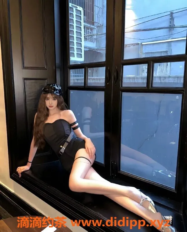 深圳楼凤-南山尤尤，20岁，175cm，47kg，胸围D，价位1380P