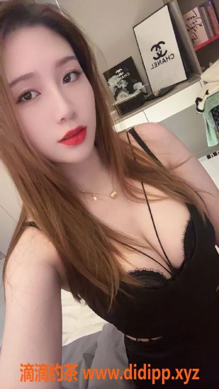 杭州楼凤-余杭区酒妹，170大胸23岁，1200包夜不限次！