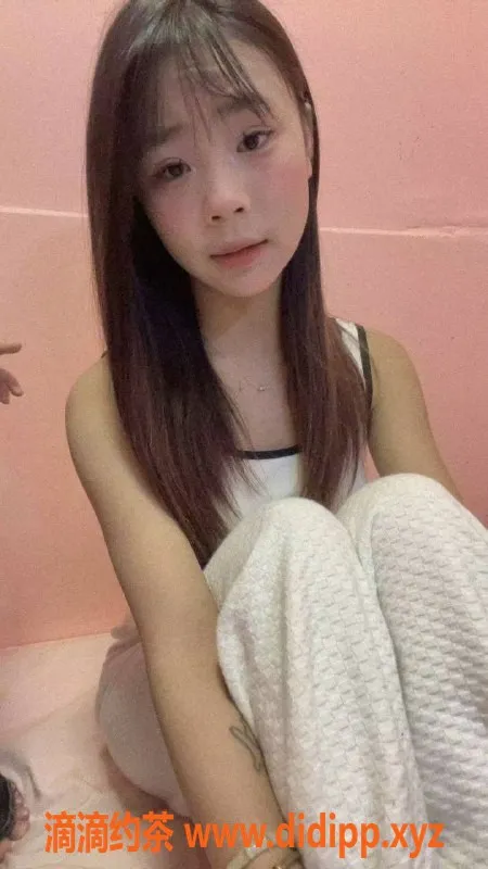 深圳楼凤-龙华嫩妹小琪，私密服务800起