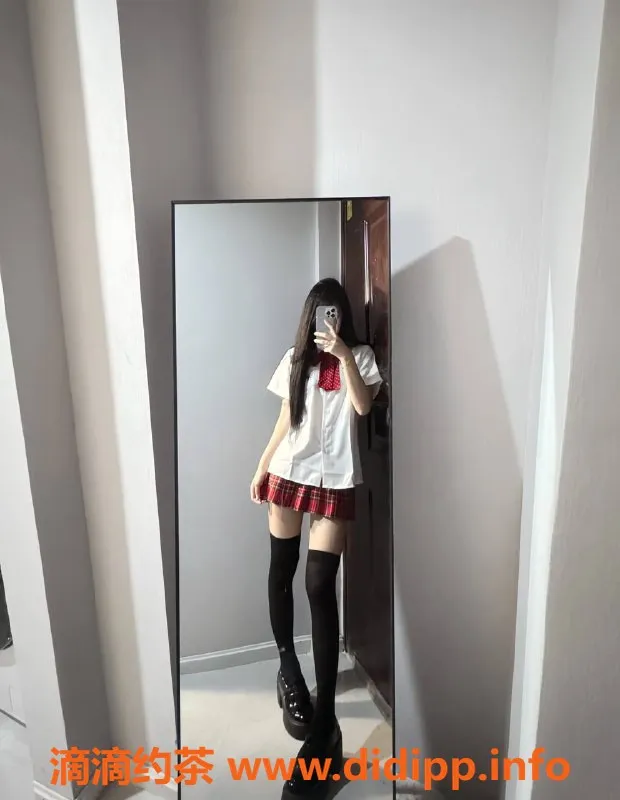 成都外围-成都唯一16岁清纯妹儿，身高163，服务全体验