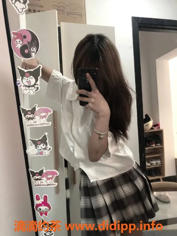 长沙楼凤资源信息,岳麓区小雅，19岁，163cm身高，制服女友体验