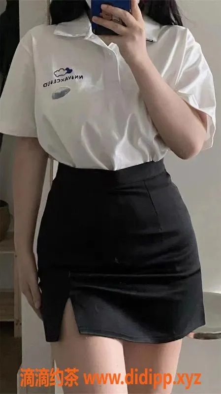 西安楼凤资源信息,高新月月，18岁D+丰满女孩，服务超值4p/7pp