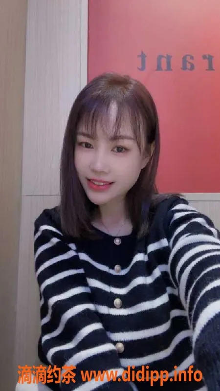 深圳楼凤-宝安君宝，24岁美女163cm、50kg，享受一条龙服务